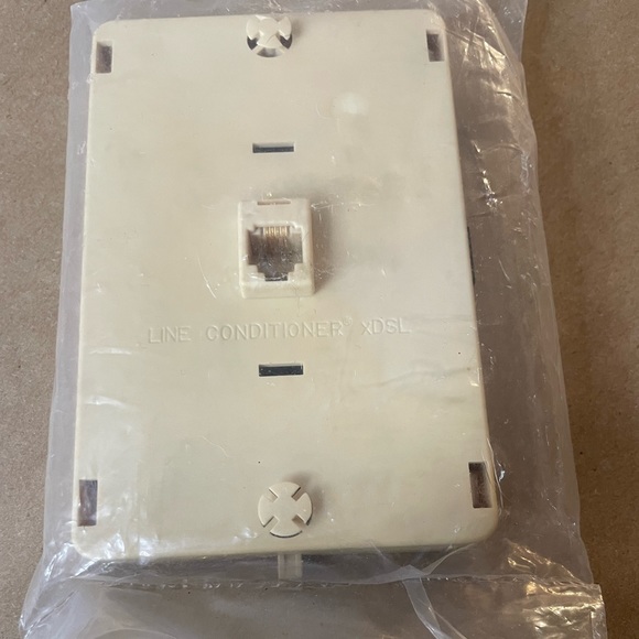 DSL PHONE JACK. - Picture 5 of 10